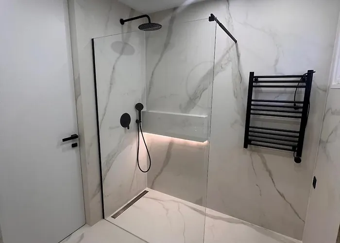 Casa Margarita, Адехе